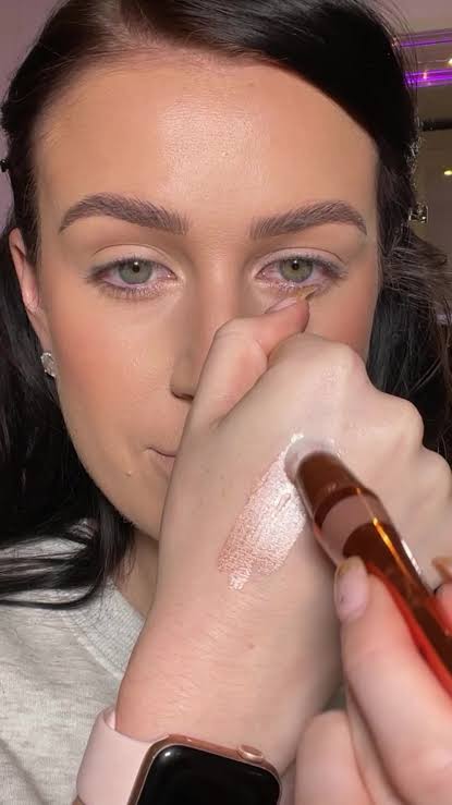 Revolution Glow Highlighter Wand