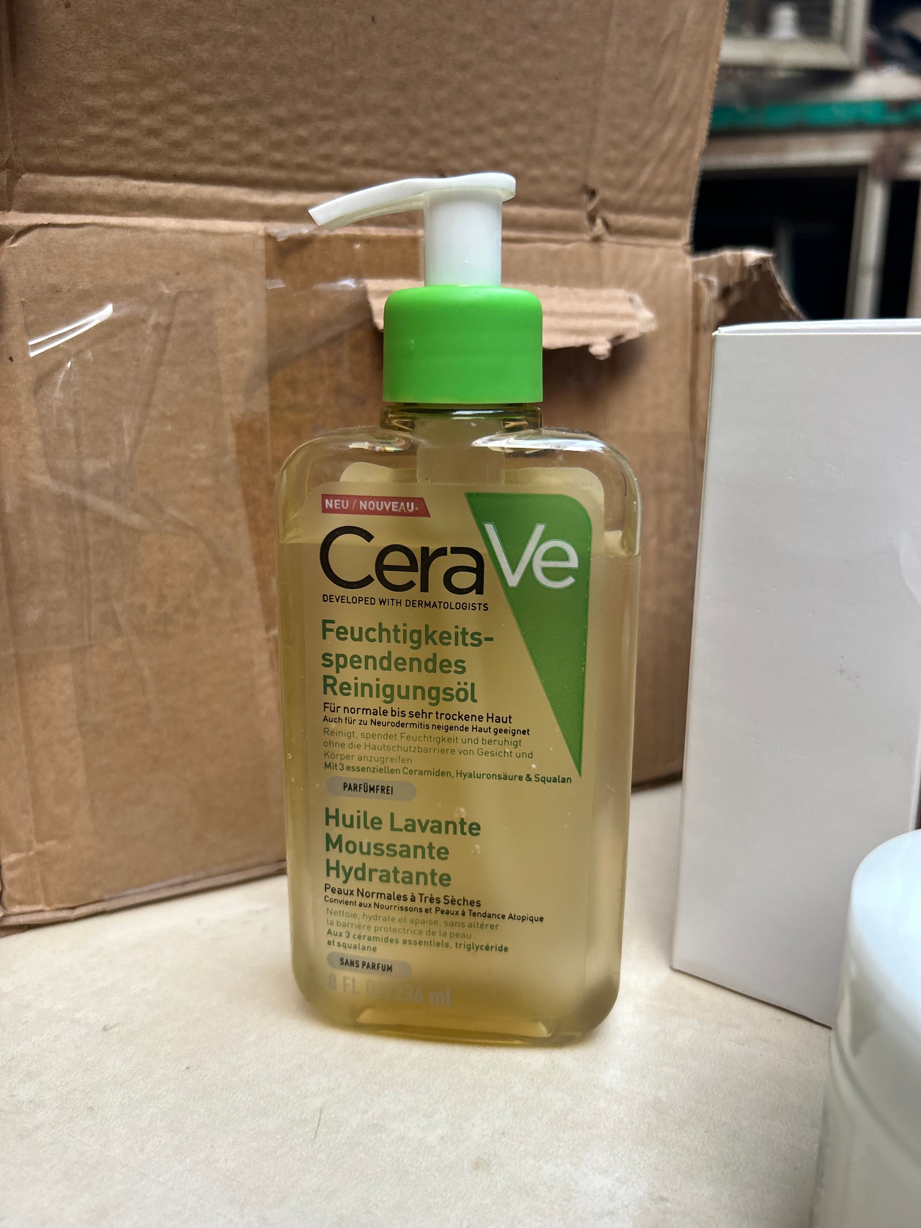 CeraVe Hydrating Foaming Oil cleanser