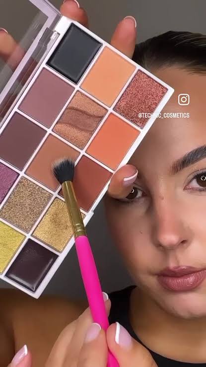 Technic Enamoured Eyeshadow palette